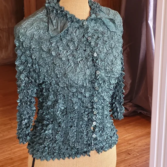 Tender Angel LLC Vintage 90s Green Button Up Popcor Polyester Blouse Small - Picture 7 of 10